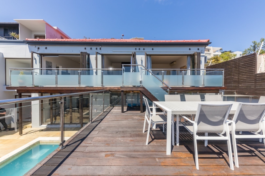 4 Bedroom Property for Sale in Green Point Western Cape